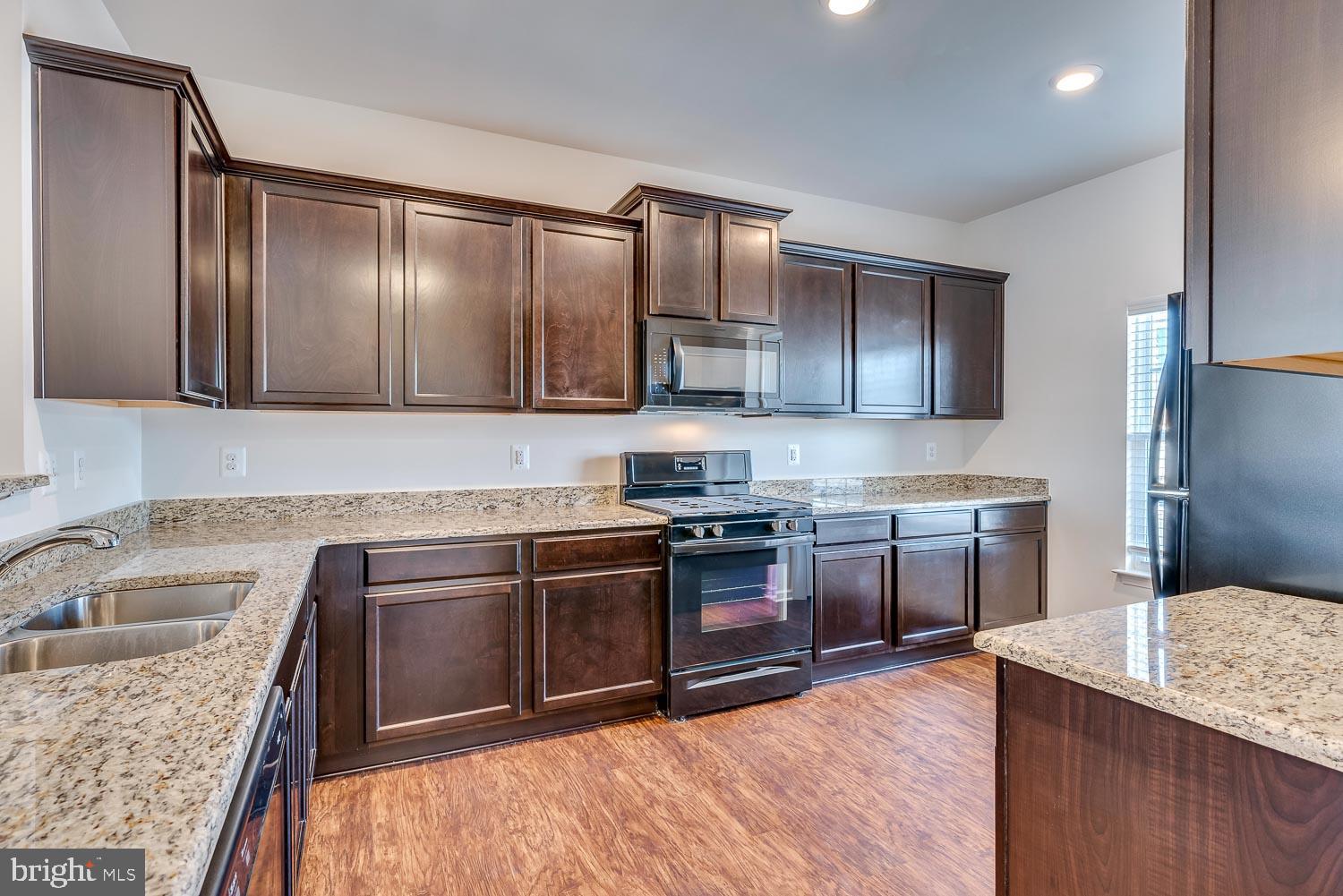 17048 Edwards Road Bowling Green, VA 22427 - Photo 3 of 19 Gallery Image 3