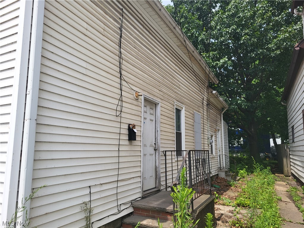 3672 Sykora Road Cleveland, OH 44105 - Photo 2 of 10 Gallery Image 2