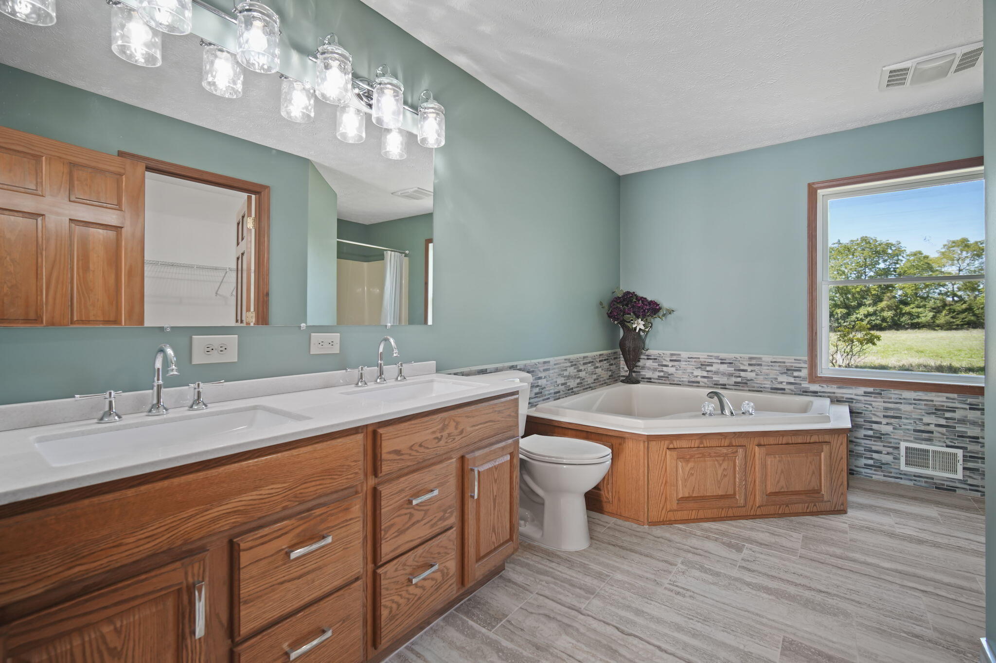 6597 North Lake Road Brooklyn, MI 49230 - Photo 19 of 58 20
