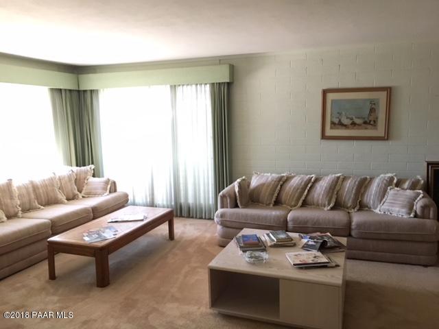 746 Cherokee Road Prescott, AZ 86303 - Photo 5 of 30 Living Room