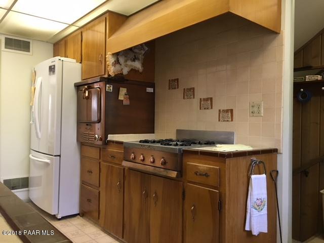 746 Cherokee Road Prescott, AZ 86303 - Photo 8 of 30 Kitchen