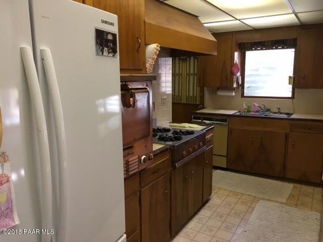 746 Cherokee Road Prescott, AZ 86303 - Photo 9 of 30 Kitchen