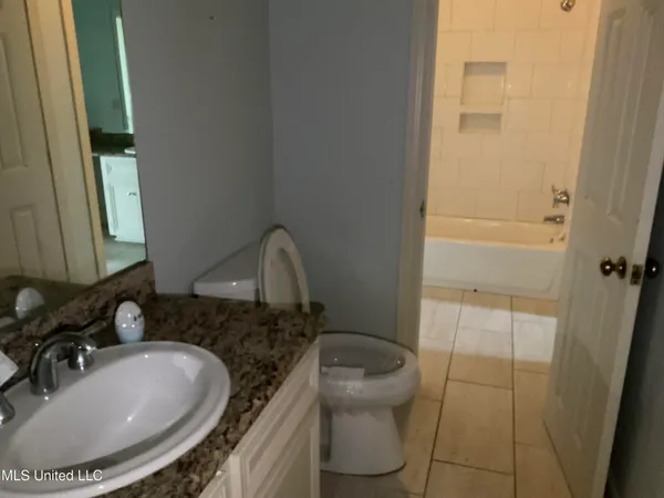 $249,900 | 6 Moss Forest Place, Jackson, MS 39211