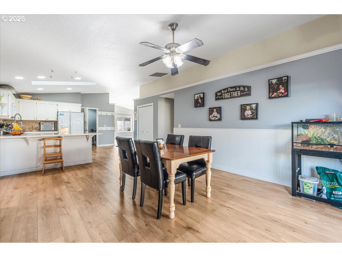 504 Southeast 11th Way Battle Ground, WA 98604 - Photo 14 of 27 Dining Room