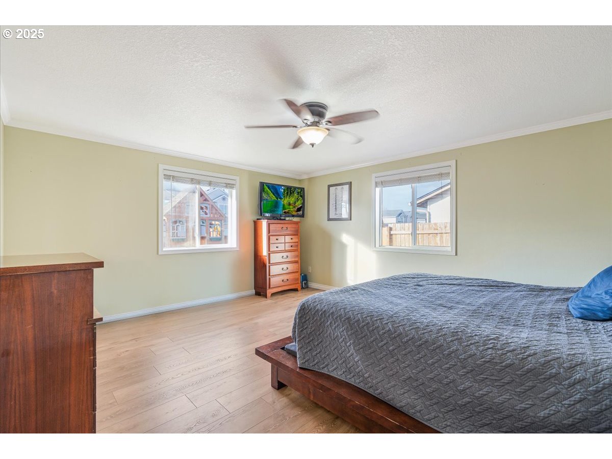 504 Southeast 11th Way Battle Ground, WA 98604 - Photo 16 of 27 Primary Bedroom