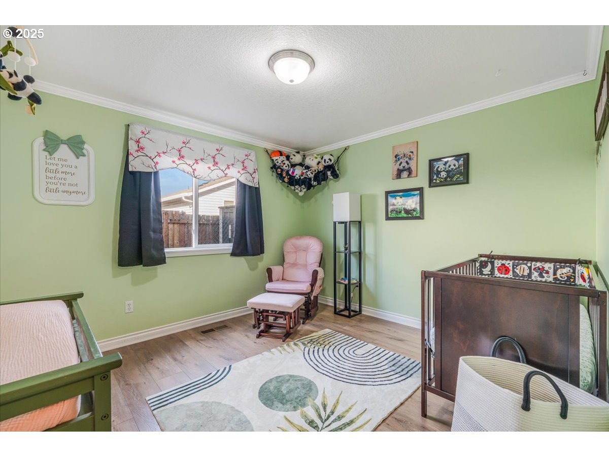 504 Southeast 11th Way Battle Ground, WA 98604 - Photo 20 of 27 Bedroom