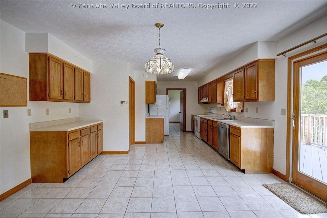 1724 Scott Depot Road Scott Depot, WV 25560 - Photo 12 of 44 Gallery Image 12