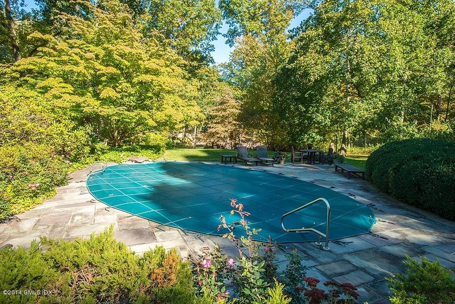 20 Bailiwick Road Greenwich, CT 06831 - Photo 3 of 32 a view of a backyard