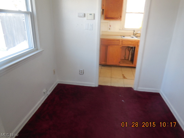 18260 Groton Road Cleveland, OH 44121 - Photo 4 of 10
