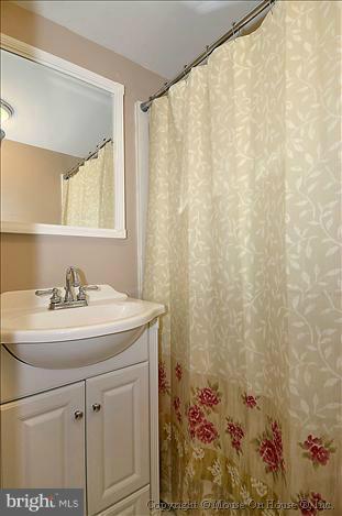 2719 Plyers Mill Road Silver Spring, MD 20902 - Photo 22 of 30 Bath