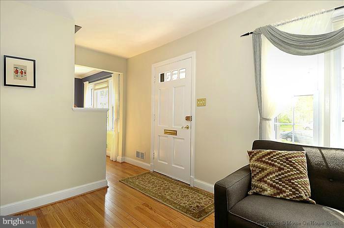 2719 Plyers Mill Road Silver Spring, MD 20902 - Photo 24 of 30 Living Room