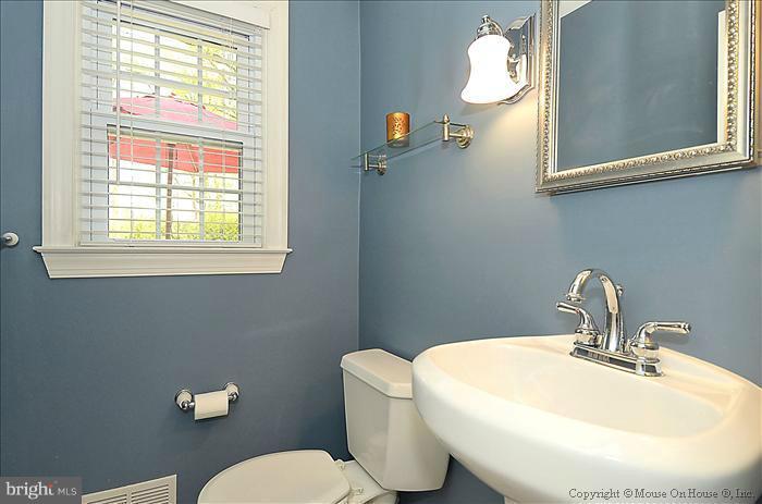 2719 Plyers Mill Road Silver Spring, MD 20902 - Photo 6 of 30 Bath