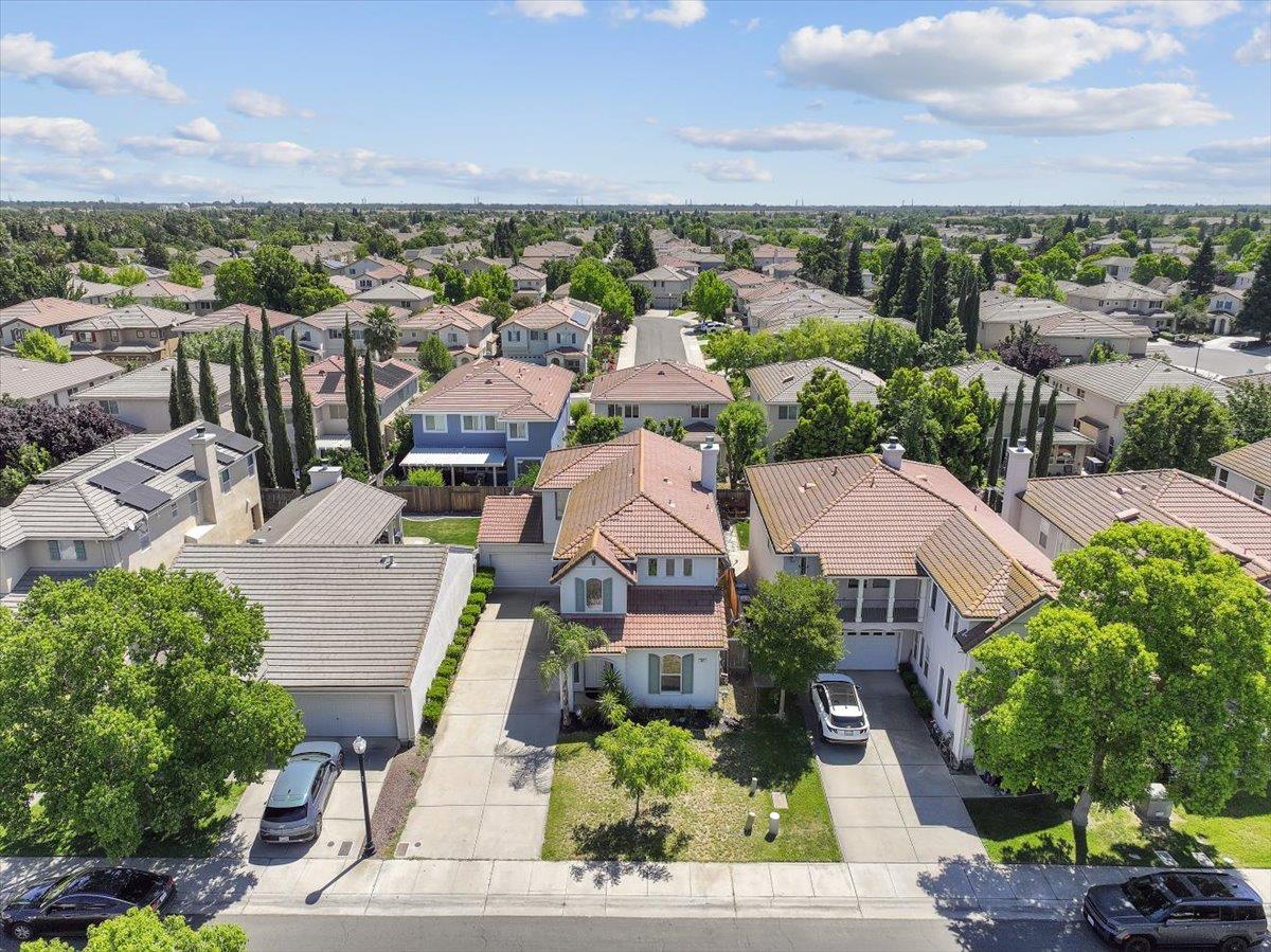 341 Barnhart Circle Sacramento, CA 95835 - Photo 38 of 55 an aerial view of residential houses with outdoor space