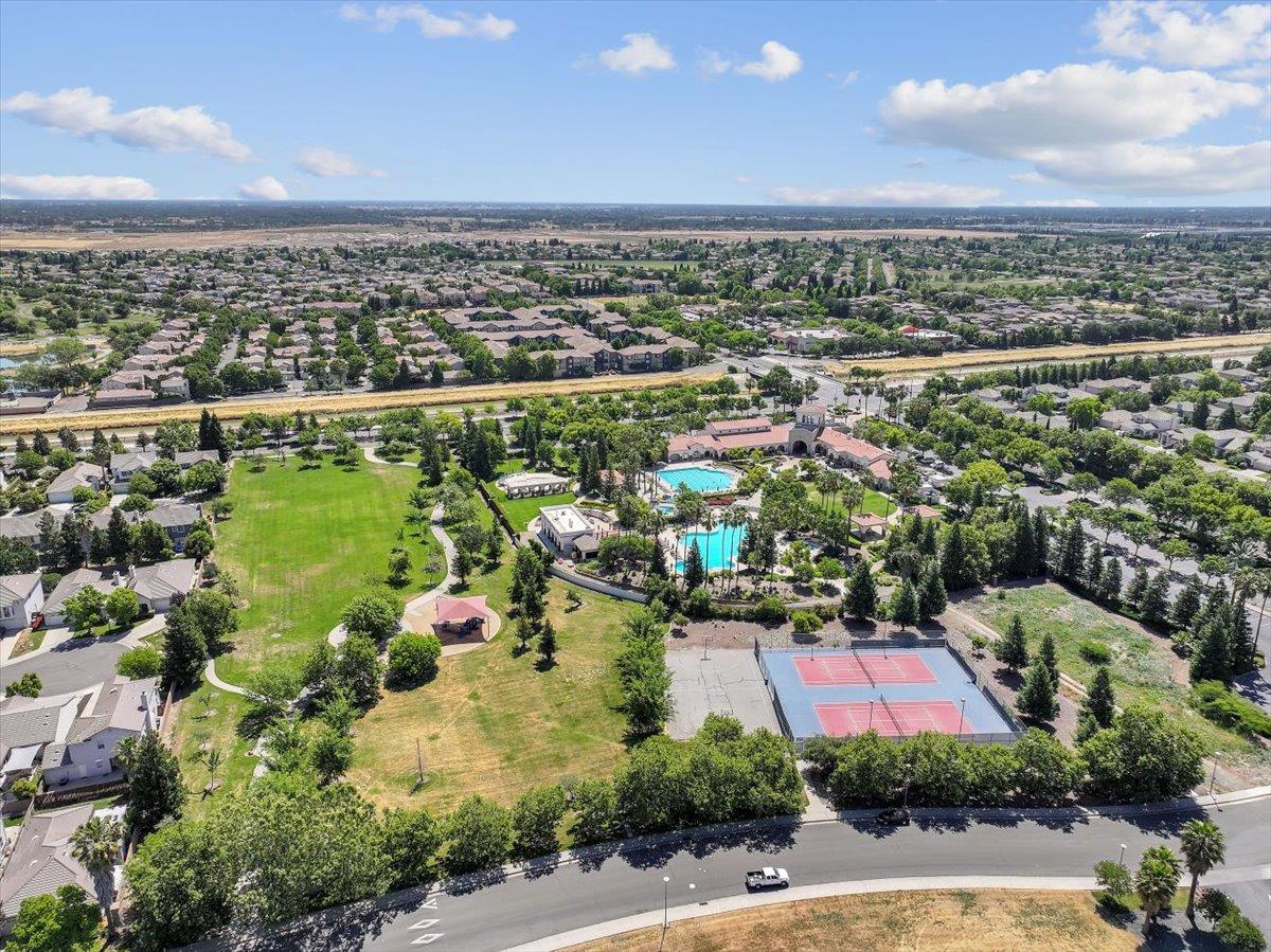 341 Barnhart Circle Sacramento, CA 95835 - Photo 44 of 55 a view of a city