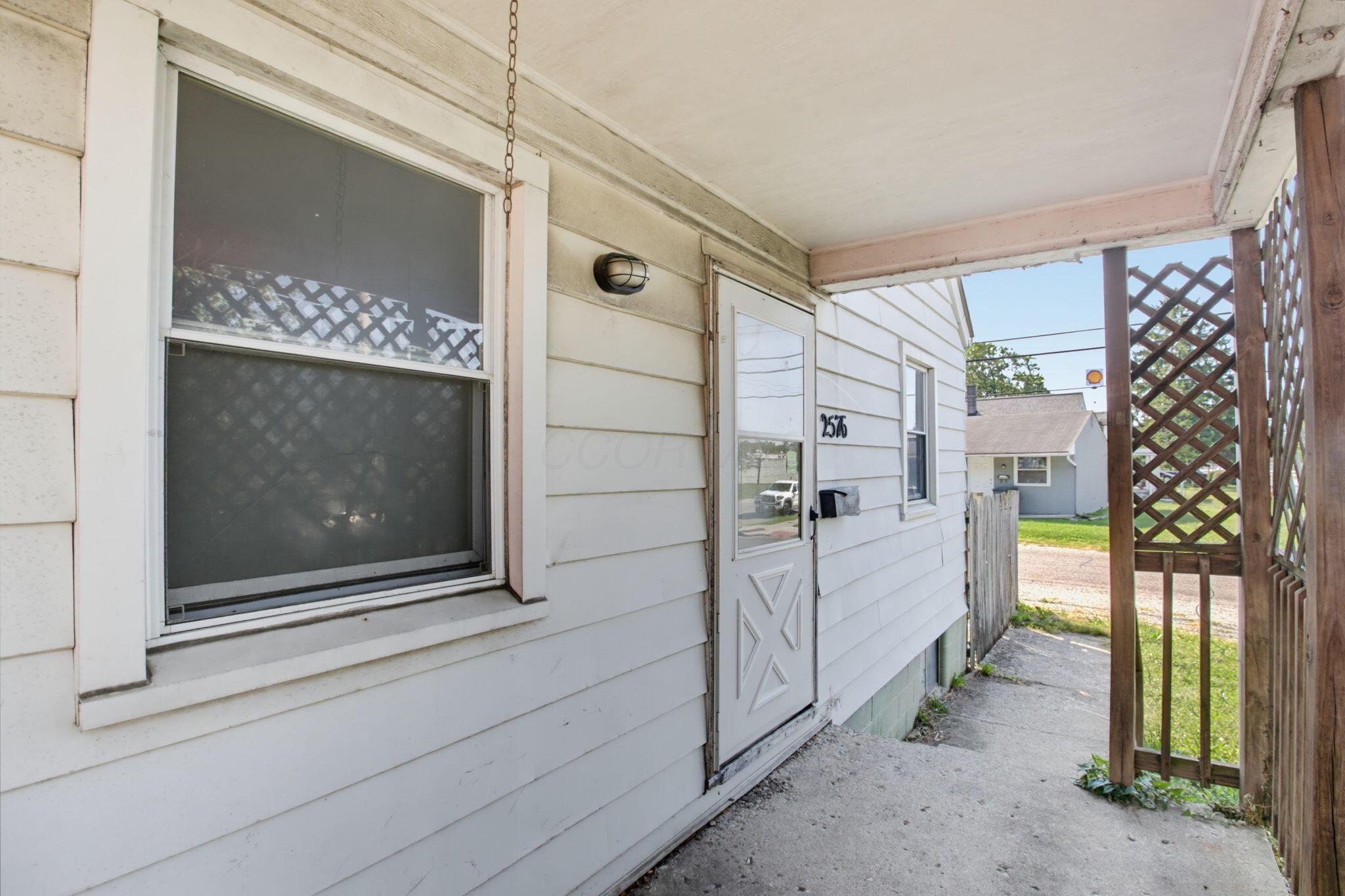2576 Beulah Road Columbus, OH 43211 - Photo 14 of 36 15-web-or-mls-2576_Beulah_Rd_15