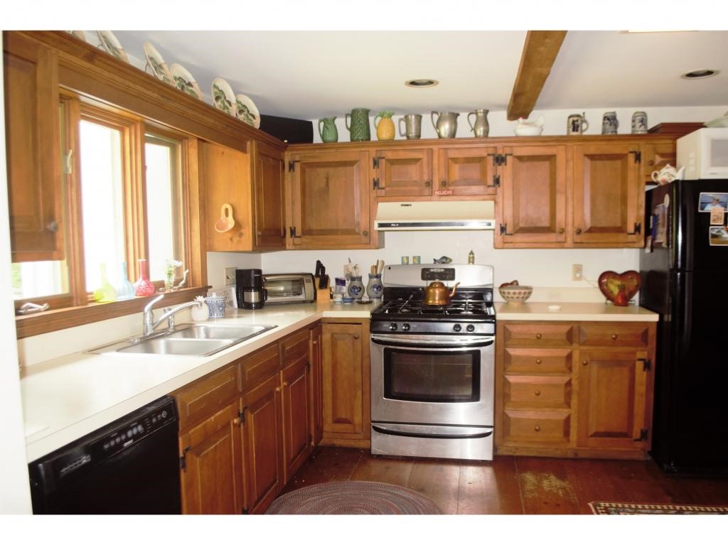 49 Jones Road Hillsborough, NH 03244 - Photo 12 of 34