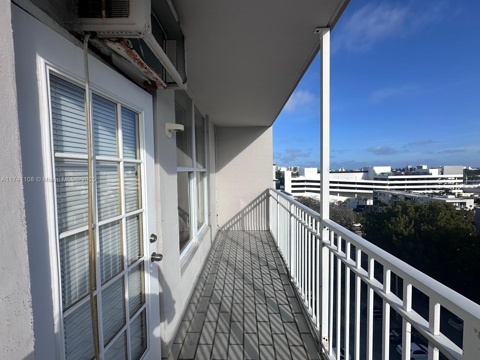 1300 Lincoln Road, Unit F1006 Miami Beach, FL 33139 - Photo 1 of 7 Gallery Image 1