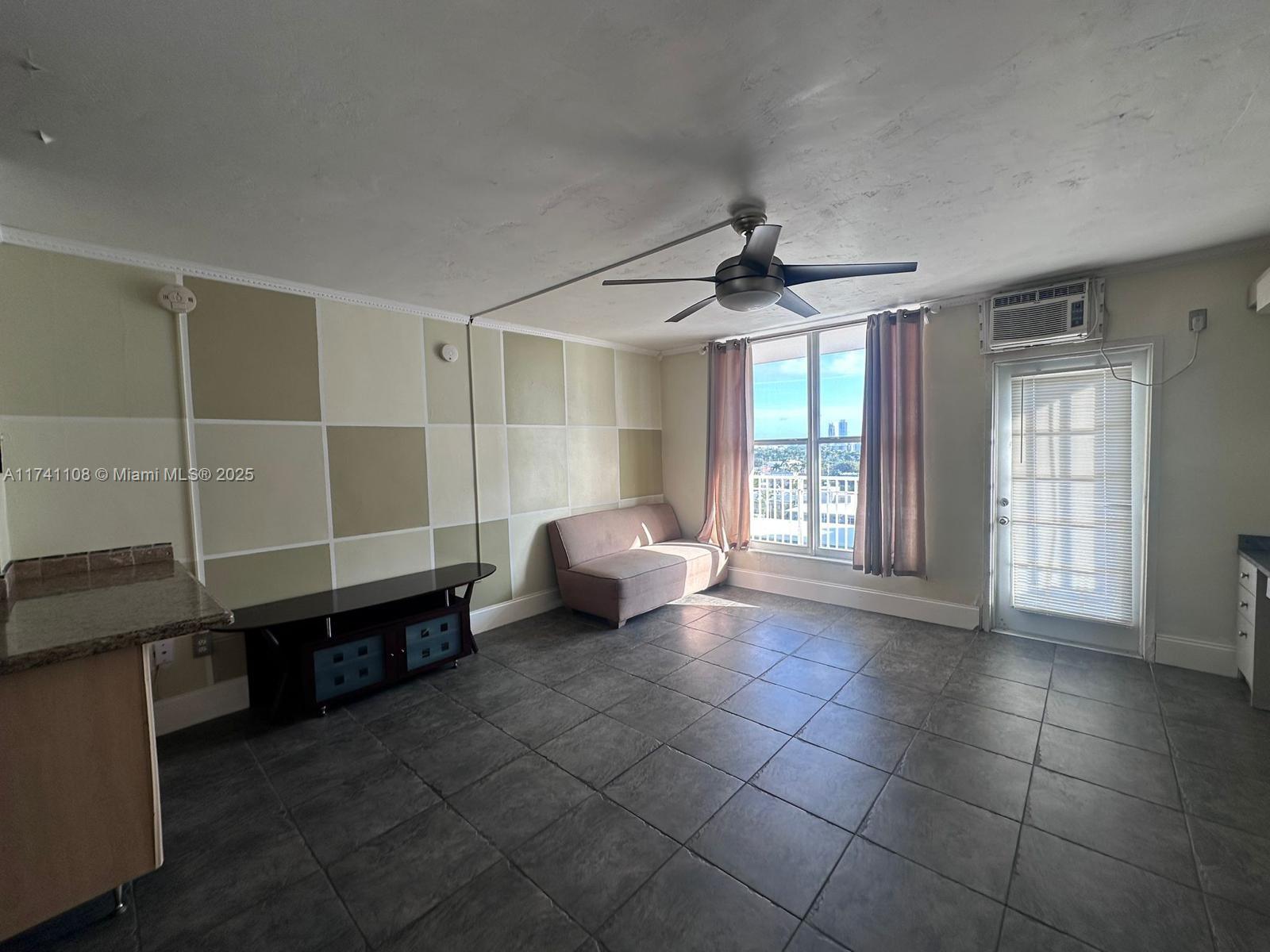 1300 Lincoln Road, Unit F1006 Miami Beach, FL 33139 - Photo 2 of 7 Gallery Image 2