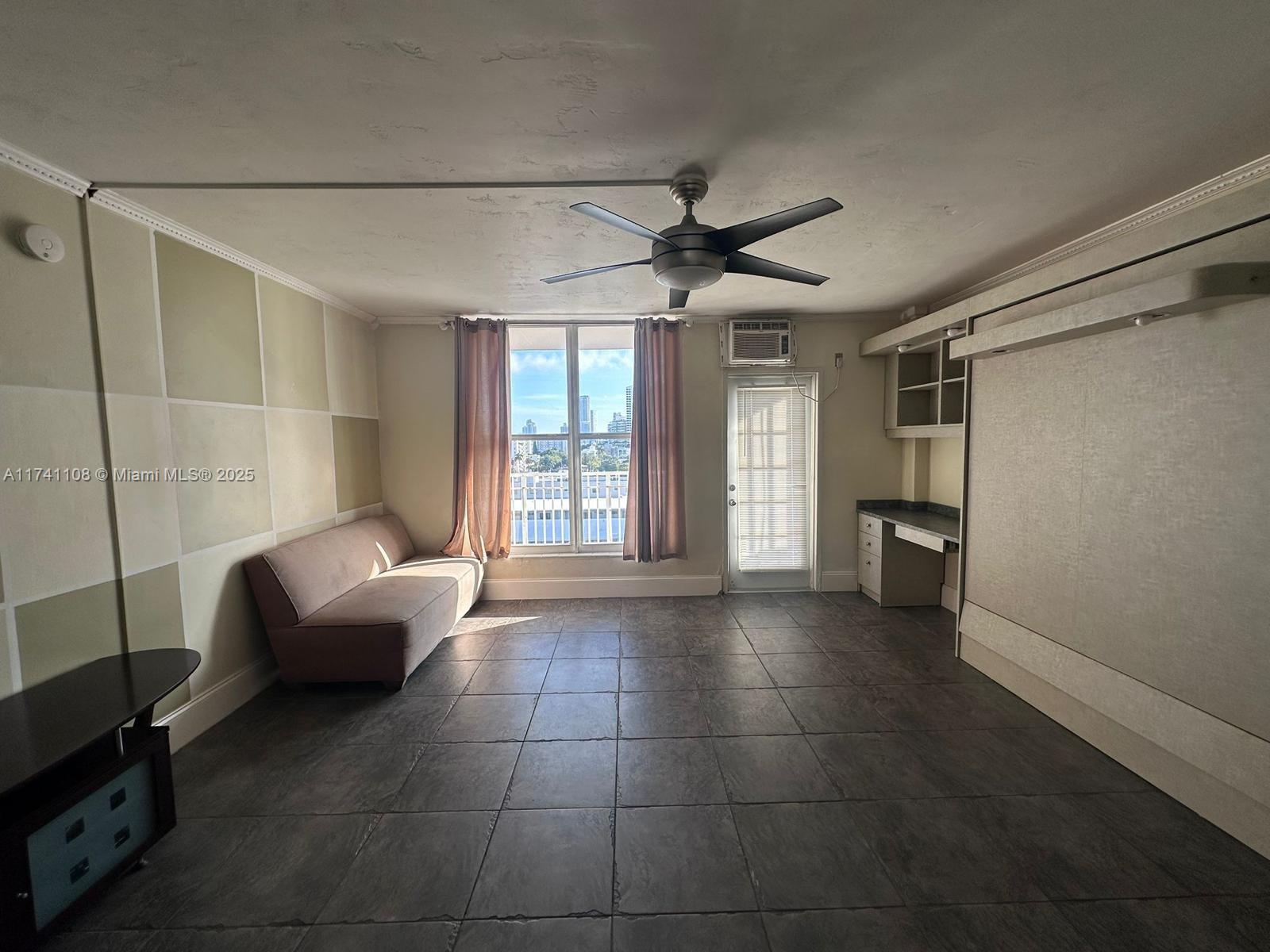 1300 Lincoln Road, Unit F1006 Miami Beach, FL 33139 - Photo 3 of 7 Gallery Image 3