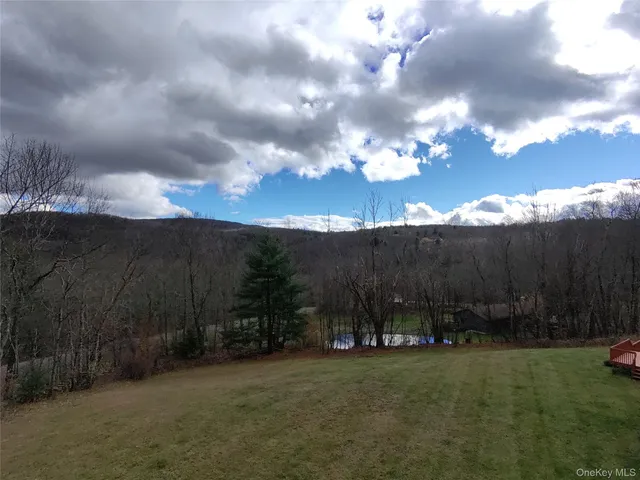 $474,500 | 39 Armstrong Drive, Neversink, NY 12765