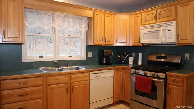 $474,500 | 39 Armstrong Drive, Neversink, NY 12765