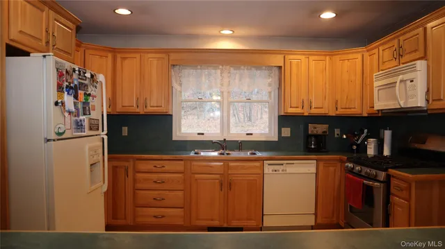 $474,500 | 39 Armstrong Drive, Neversink, NY 12765