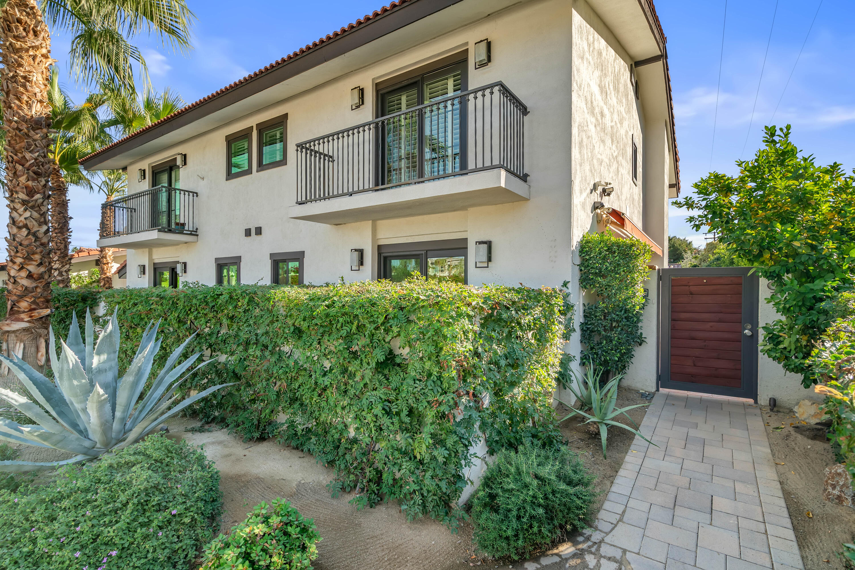 307 West Arenas Road Palm Springs, CA 92262 - Photo 2 of 49 02-IMG-1