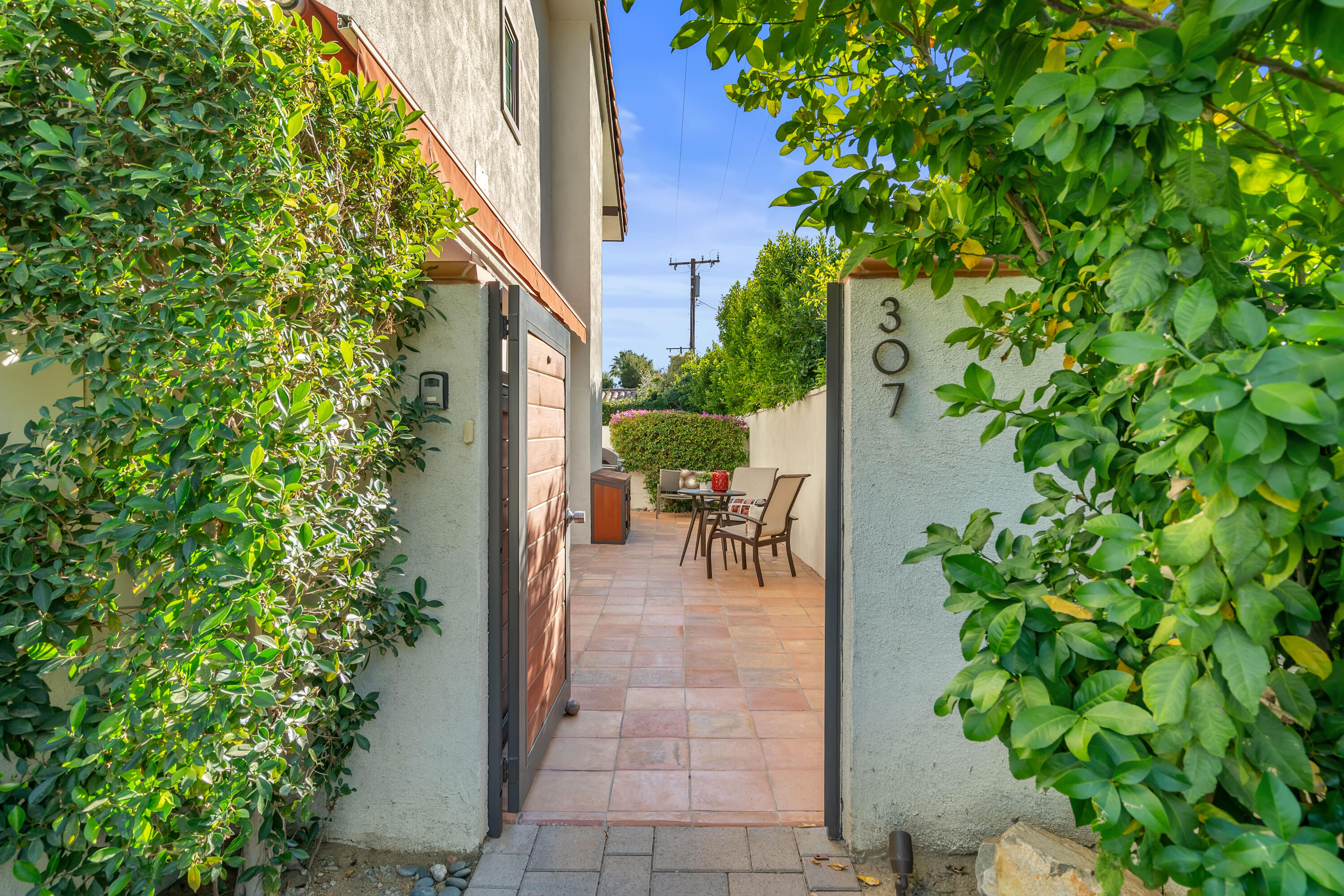 307 West Arenas Road Palm Springs, CA 92262 - Photo 4 of 49 04-IMG-3