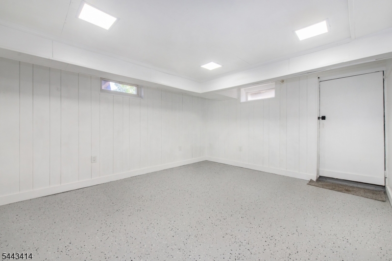 57 Goldsmith Avenue Newark, NJ 07112 - Photo 26 of 29