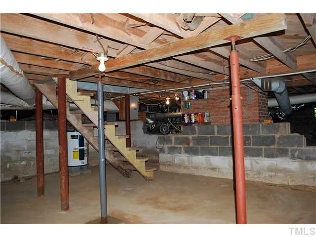 1800 Pineview Street Raleigh, NC 27608 - Photo 20 of 25 Basement