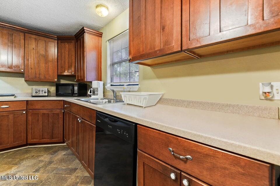 207 McCaughan Avenue Long Beach, MS 39560 - Photo 7 of 21 007