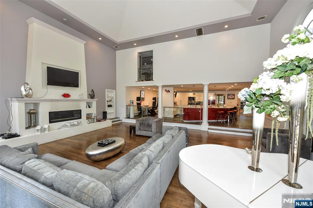 24 Wildwood Road Saddle River, NJ 07458 - Photo 14 of 27