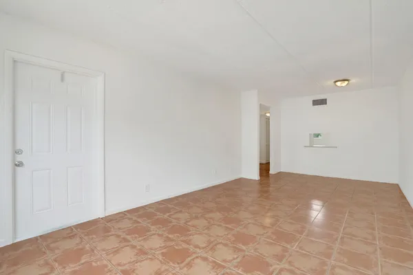 $1,600 | 4500 North Flagler Drive, Unit C8, West Palm Beach, FL 33407