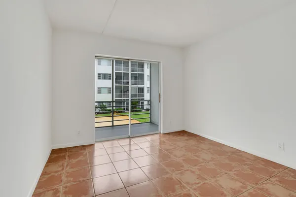 $1,600 | 4500 North Flagler Drive, Unit C8, West Palm Beach, FL 33407