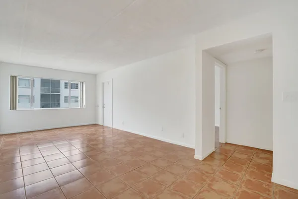 $1,600 | 4500 North Flagler Drive, Unit C8, West Palm Beach, FL 33407