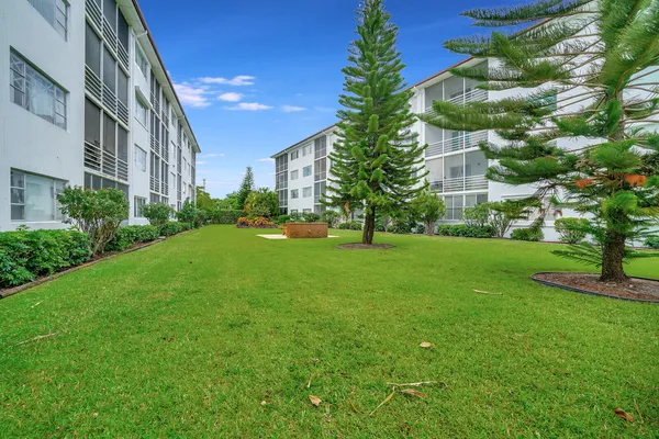 $1,600 | 4500 North Flagler Drive, Unit C8, West Palm Beach, FL 33407