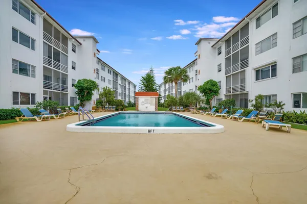 $1,600 | 4500 North Flagler Drive, Unit C8, West Palm Beach, FL 33407
