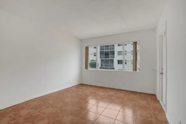 $1,600 | 4500 North Flagler Drive, Unit C8, West Palm Beach, FL 33407