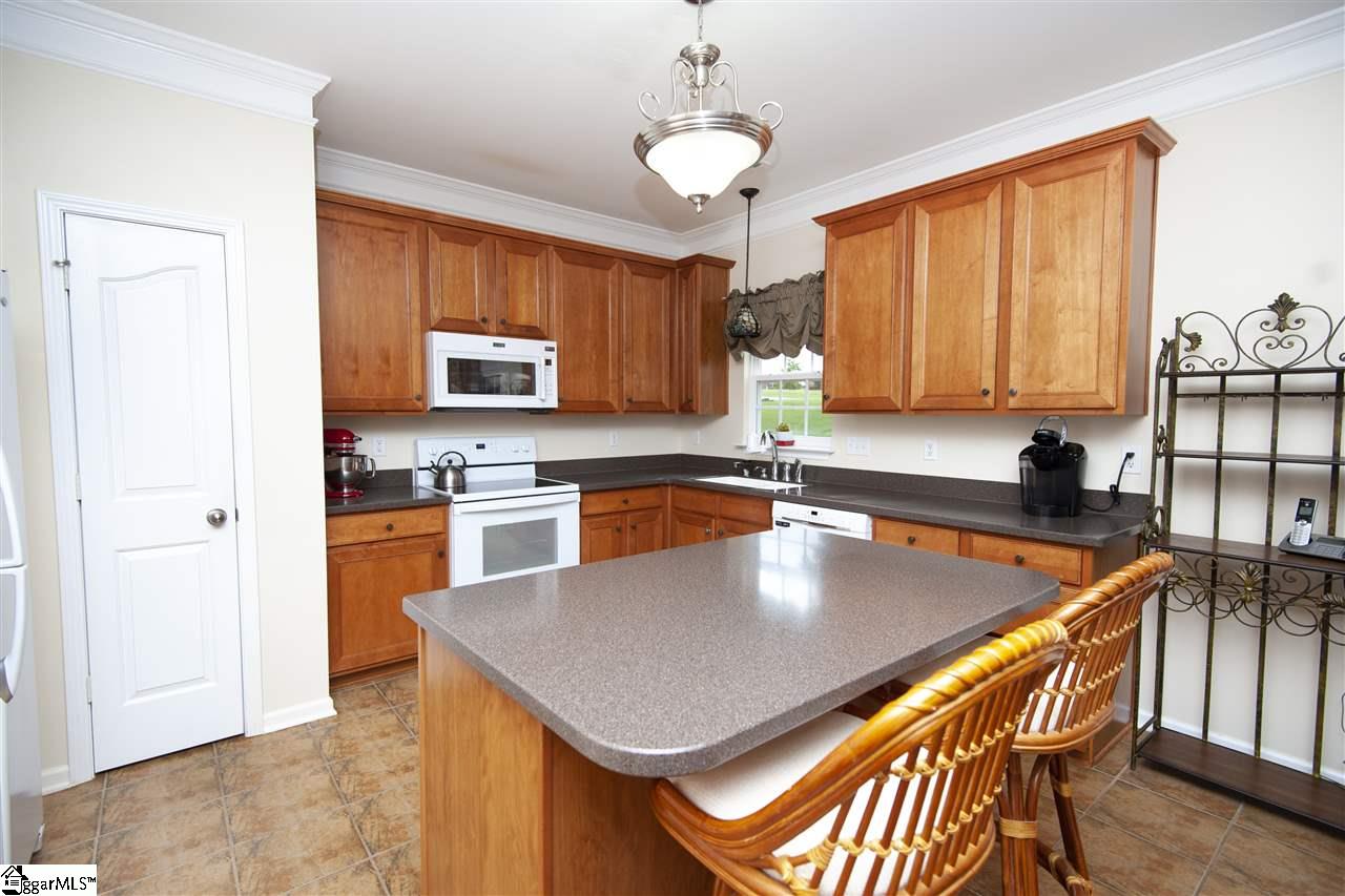 7 Knoll Ridge Drive Greer, SC 29650 - Photo 9 of 31 Gallery Image 9