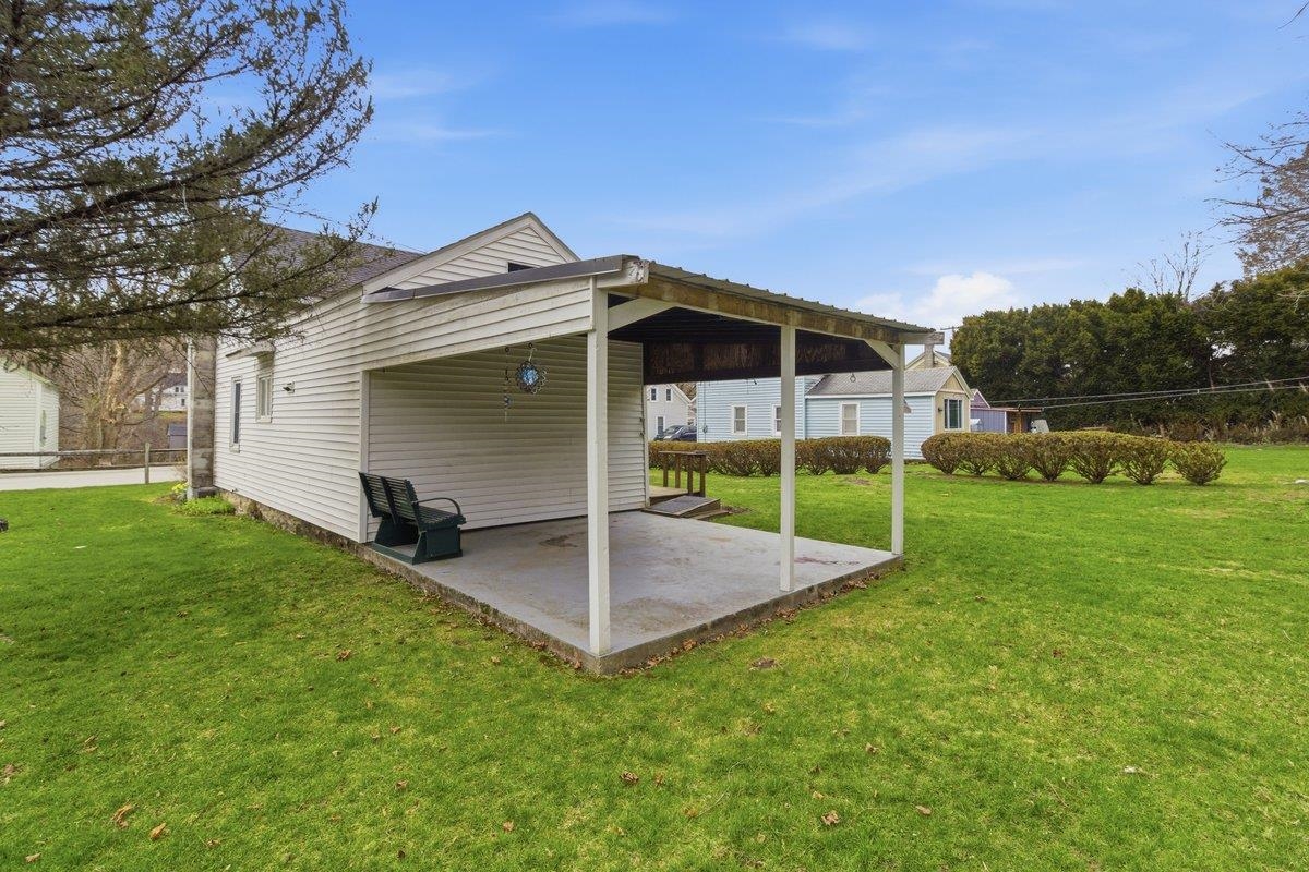 20 Sage Street Bennington, VT 05257 - Photo 5 of 30