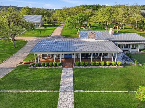 $1,900,000 | 125 West Mauk Road, Ingram, TX 78025