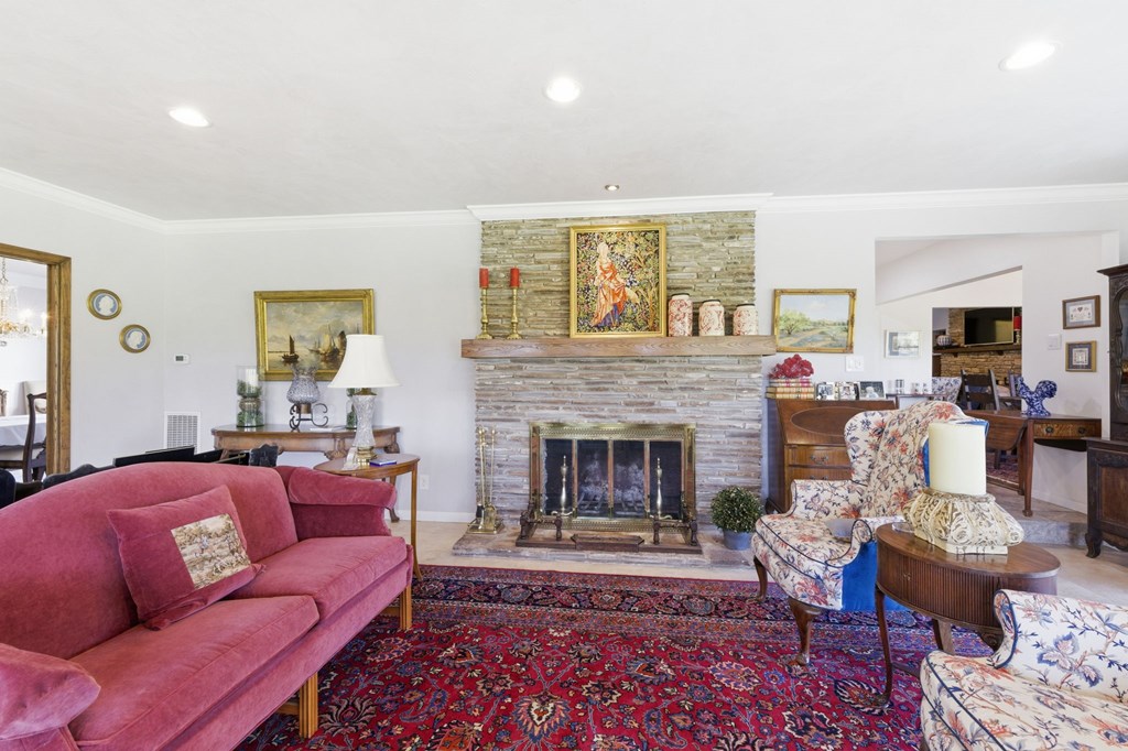 125 West Mauk Road Ingram, TX 78025 - Photo 17 of 45 Main Living Area