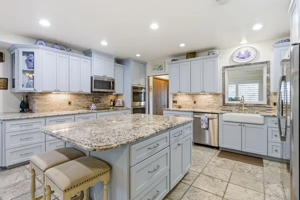 $1,900,000 | 125 West Mauk Road, Ingram, TX 78025