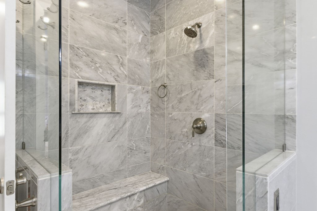 125 West Mauk Road Ingram, TX 78025 - Photo 31 of 45 Primary Shower