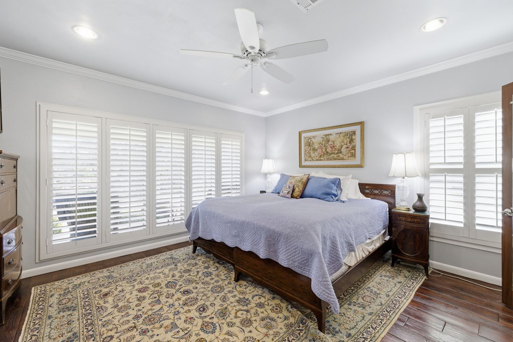 125 West Mauk Road Ingram, TX 78025 - Photo 32 of 45 Guest Bedroom with Plantation Shutters