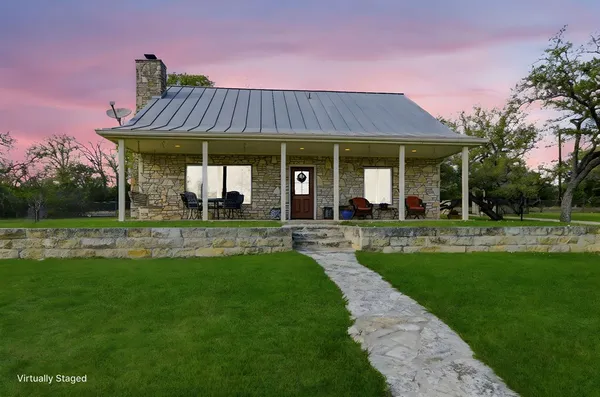 $1,900,000 | 125 West Mauk Road, Ingram, TX 78025