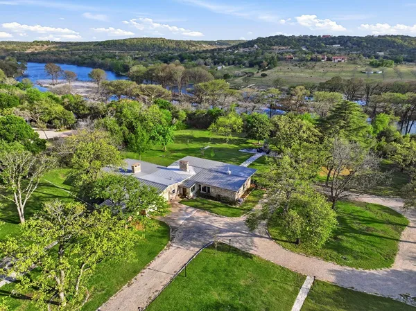 $1,900,000 | 125 West Mauk Road, Ingram, TX 78025