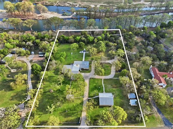 $1,900,000 | 125 West Mauk Road, Ingram, TX 78025