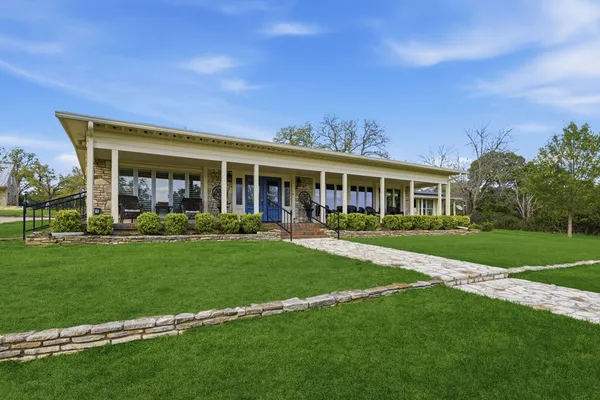 $1,900,000 | 125 West Mauk Road, Ingram, TX 78025