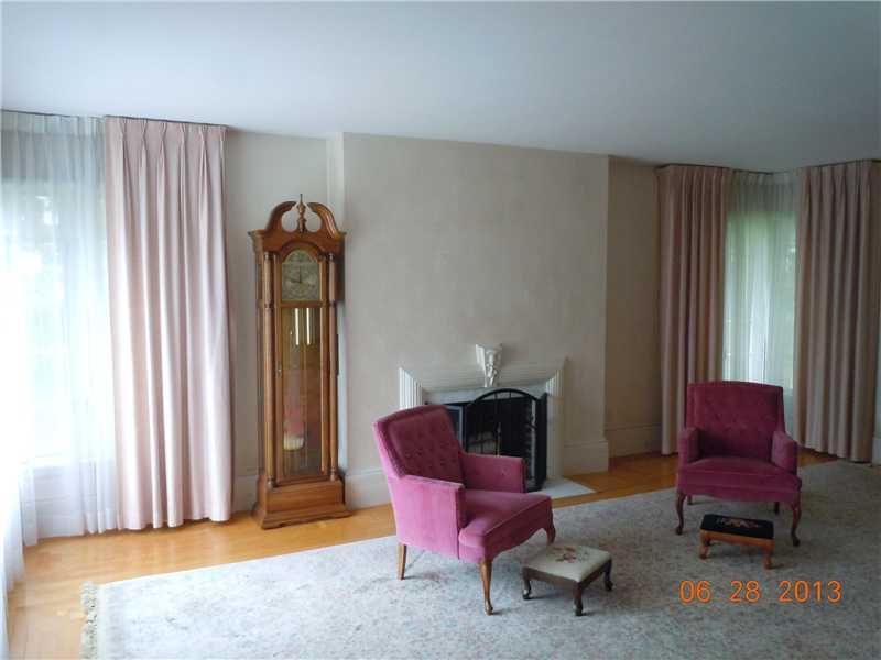 201 Pool Street Biddeford, ME 04005 - Photo 13 of 25 Living Room.